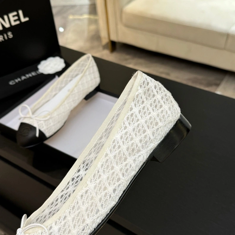 Compact Chxnxl Flat Shoes 117607