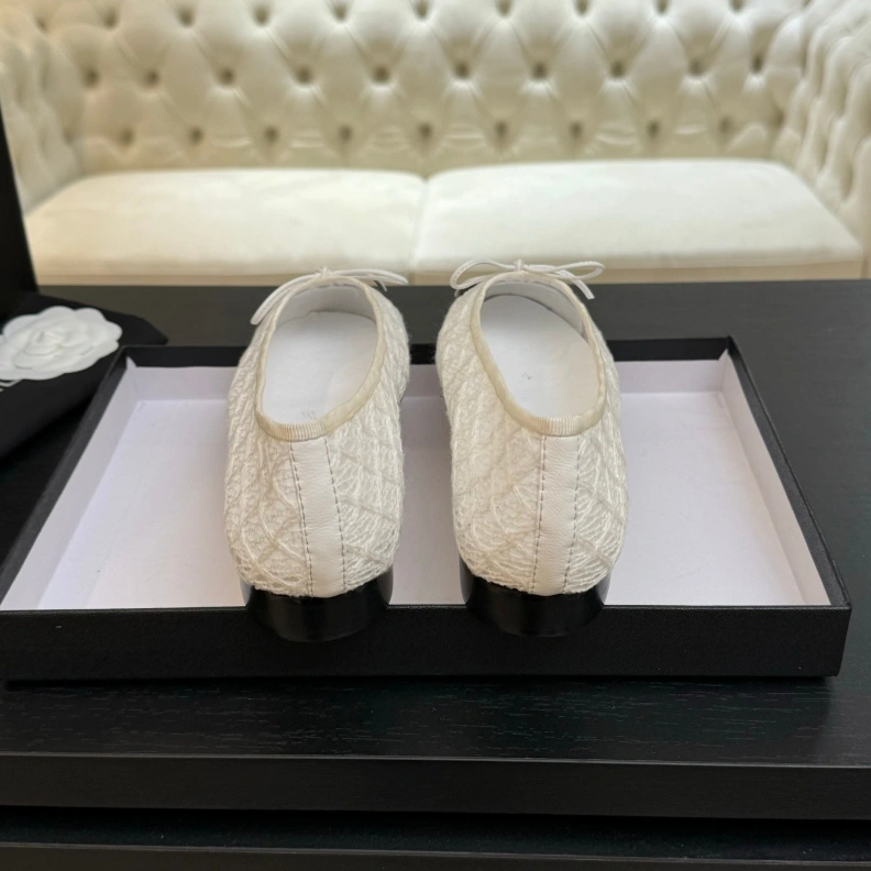 Compact Chxnxl Flat Shoes 117607
