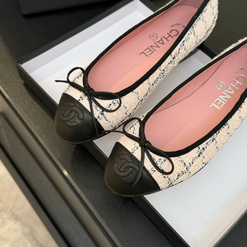 EyeCatching Chxnxl Flat Shoes 117605