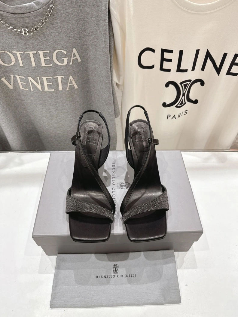 Elegant Brxnxllo Cxcxnelli Sandals 113340