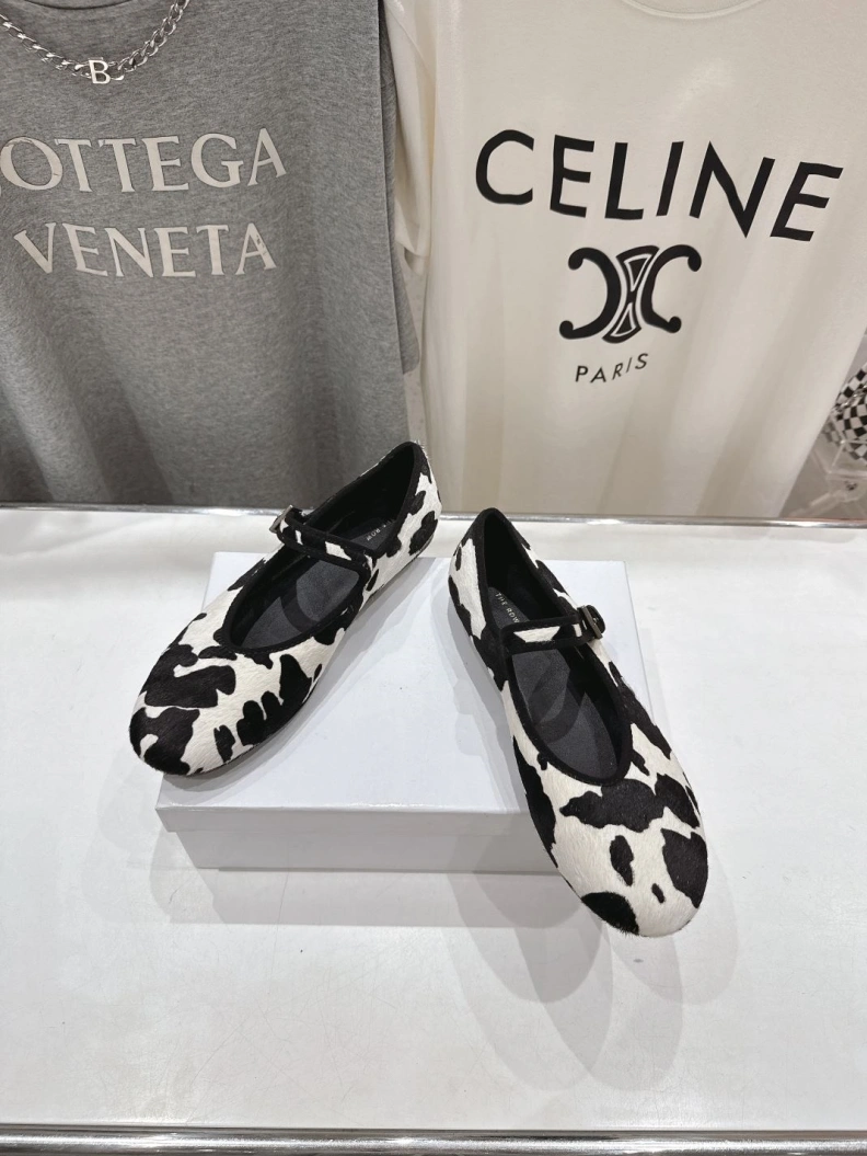 Cozy Othxr flat shoes 208709
