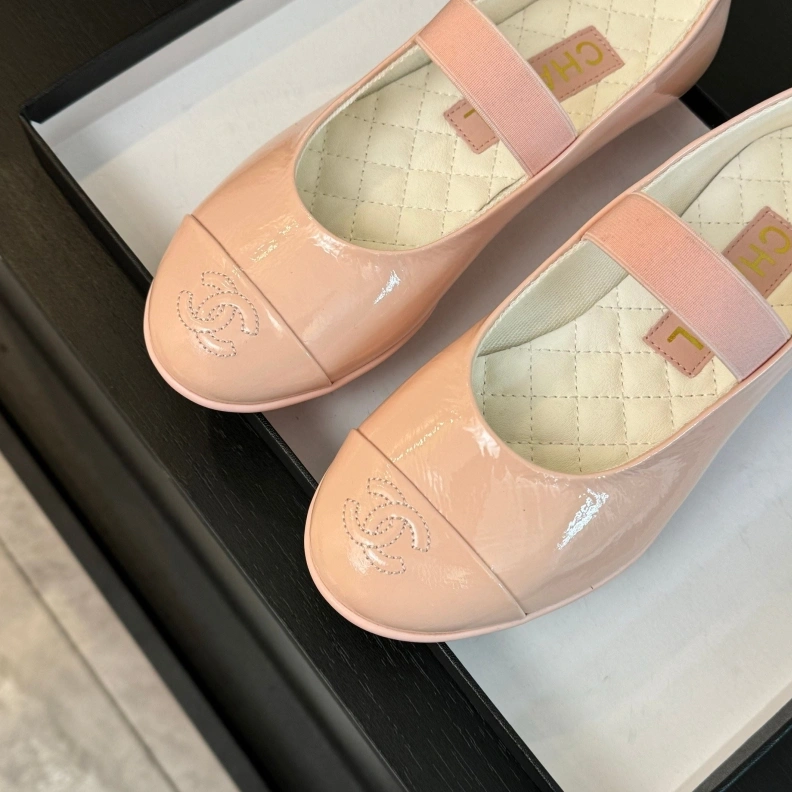 Refined Chxnxl Flat Shoes 117598