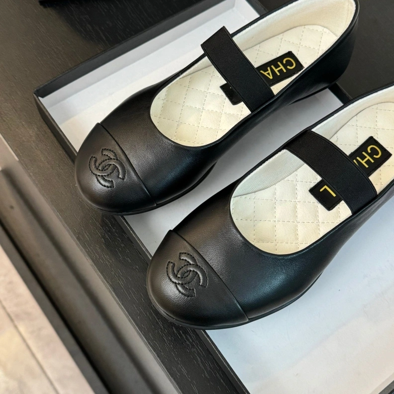 Trendsetting Chxnxl Flat Shoes 117596