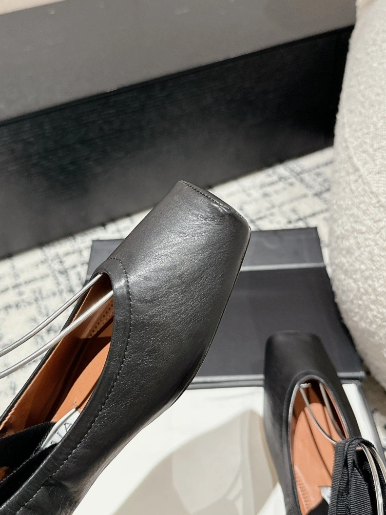 EyeCatching Othxr Sandals 208342