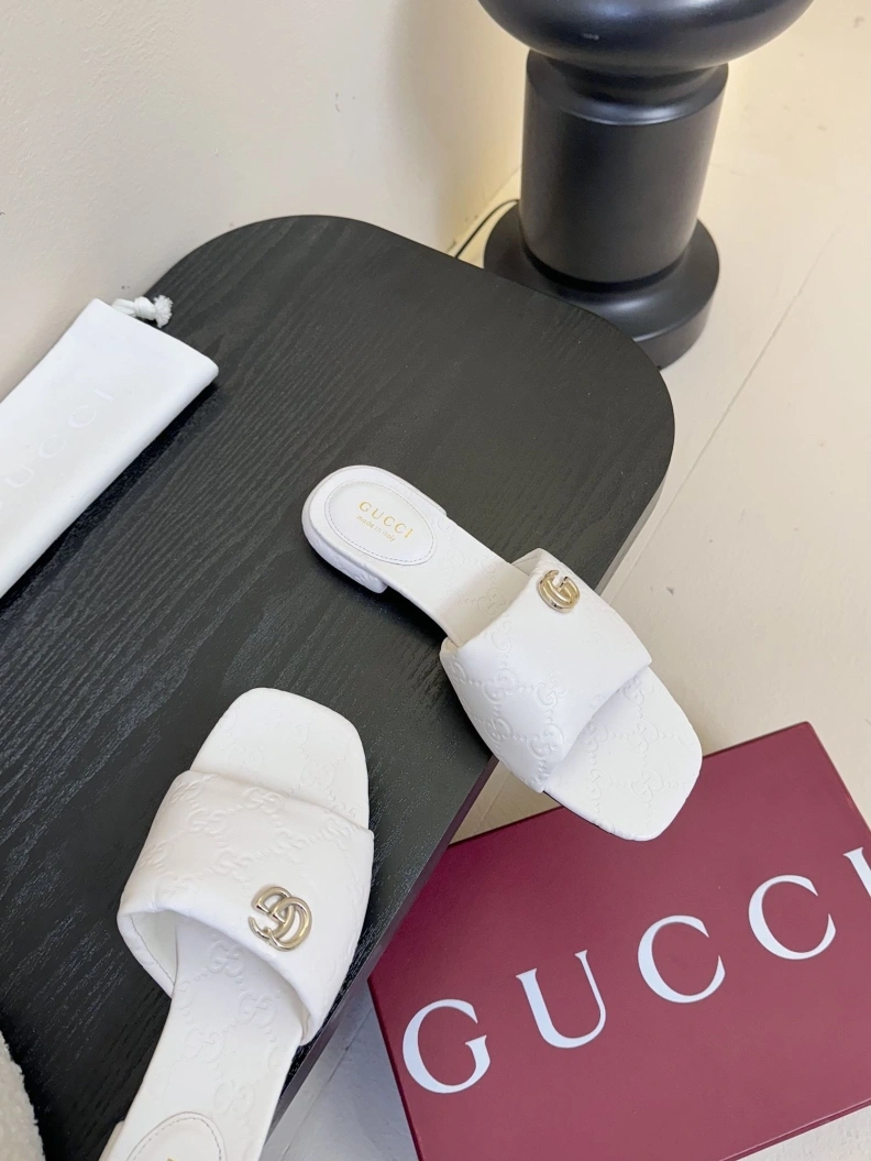 Trendy Gxccx Slippers 155068