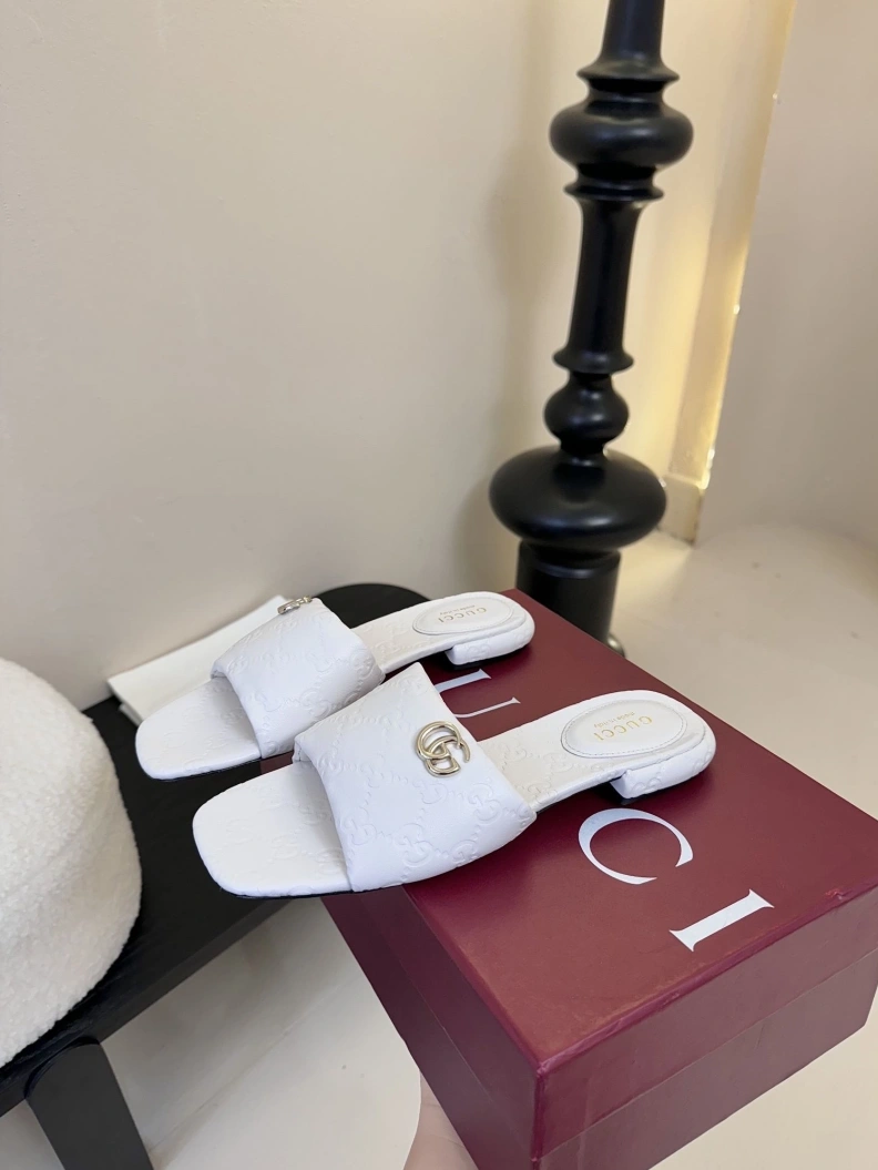 Trendy Gxccx Slippers 155068