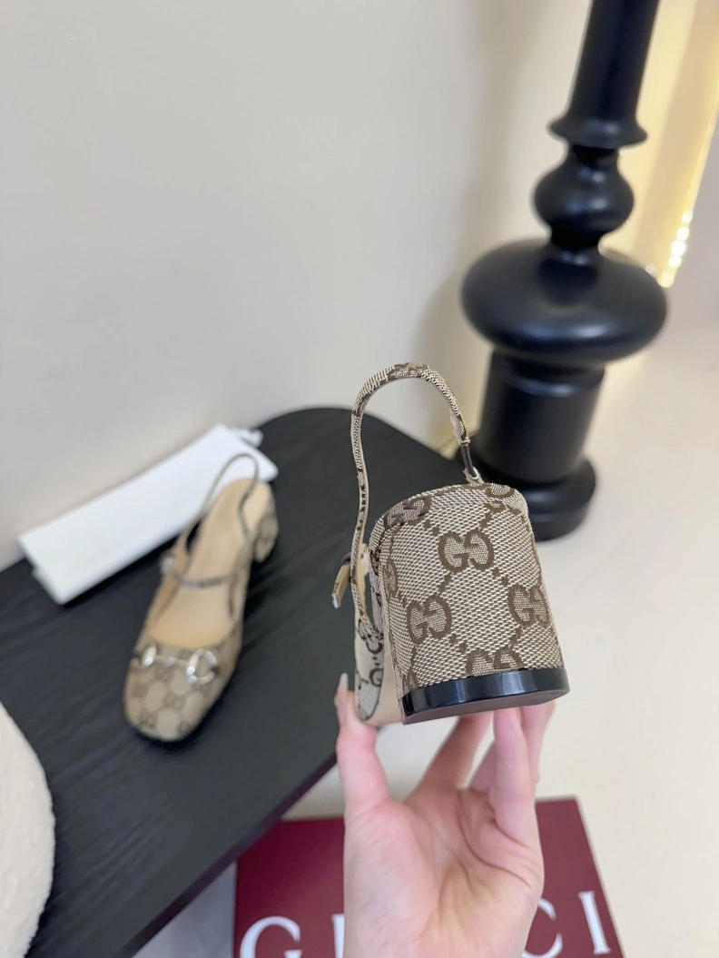Trendsetting Gxccx Sandals 155124