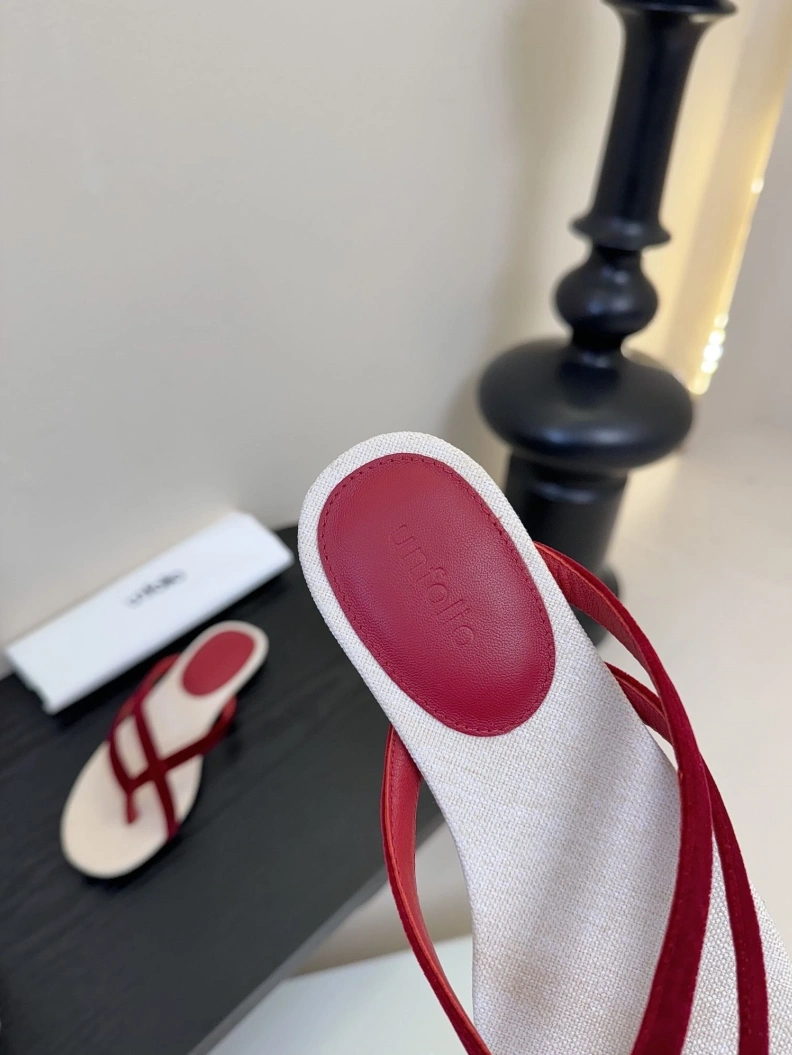 Trendy Othxr Slippers 208196