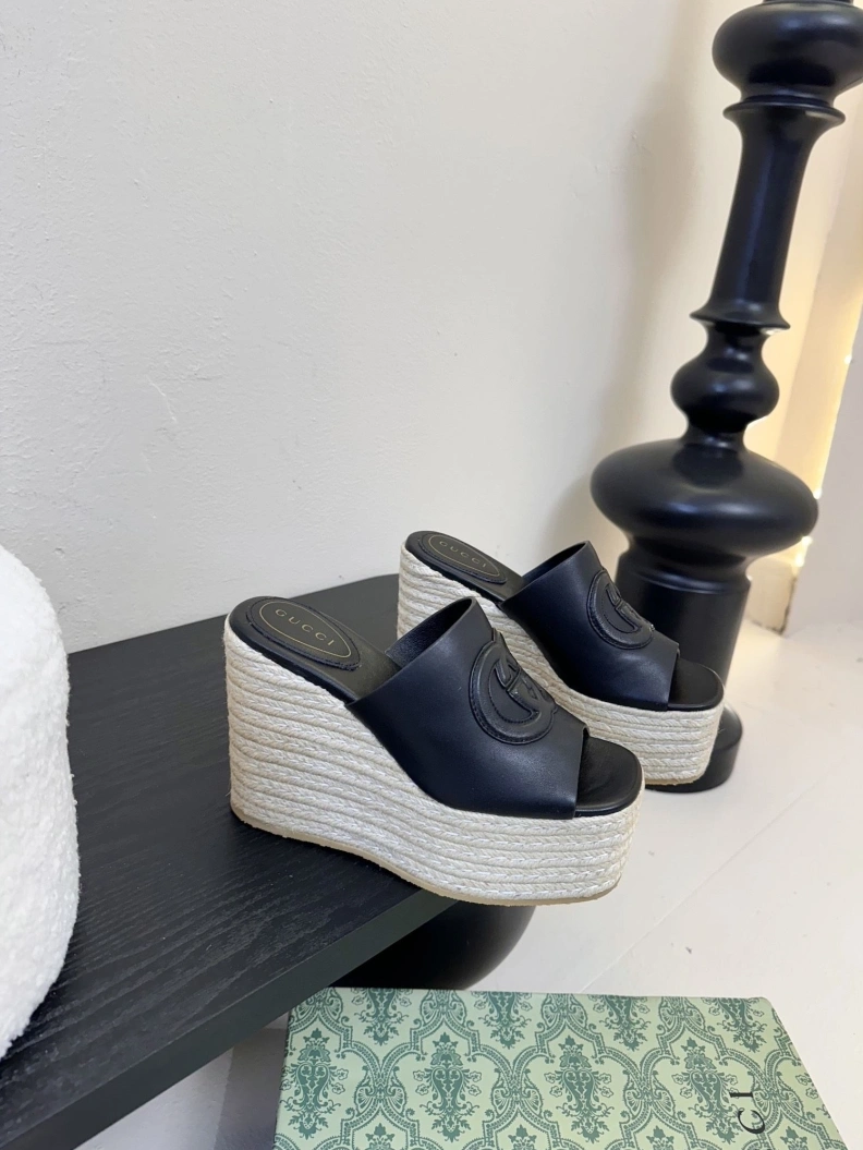 Versatile Gxccx Sandals 155129