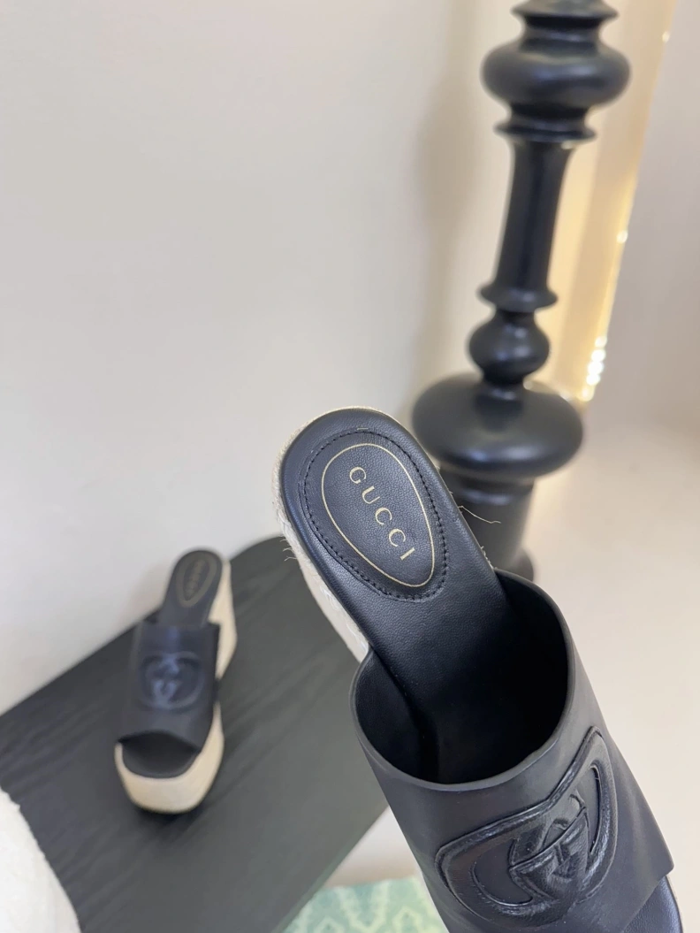 Versatile Gxccx Sandals 155129