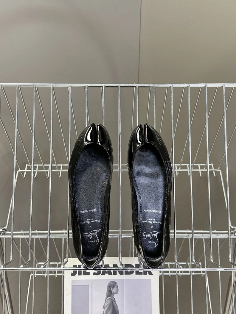 Othxr flat shoes Trendsetting 208667