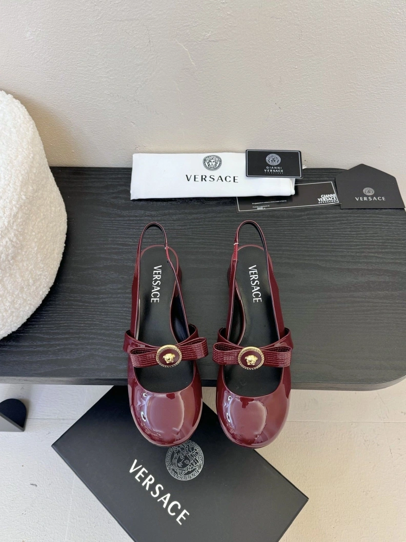 Sophisticated Gxvxnchy Sandals 151706