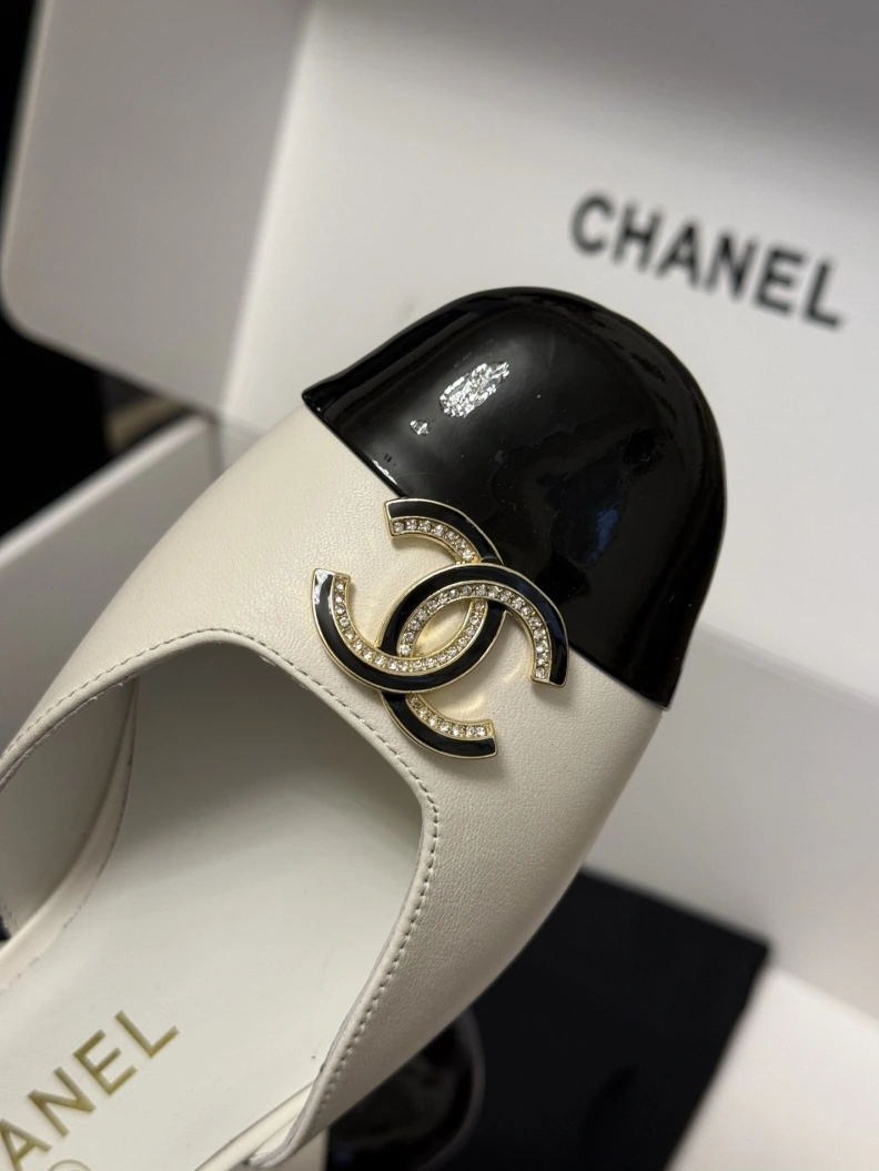 Durable Chxnxl Sandals 117279