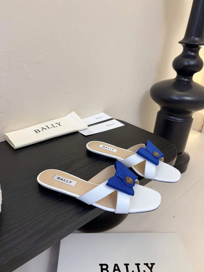 NewStyle Othxr Sandals 208324