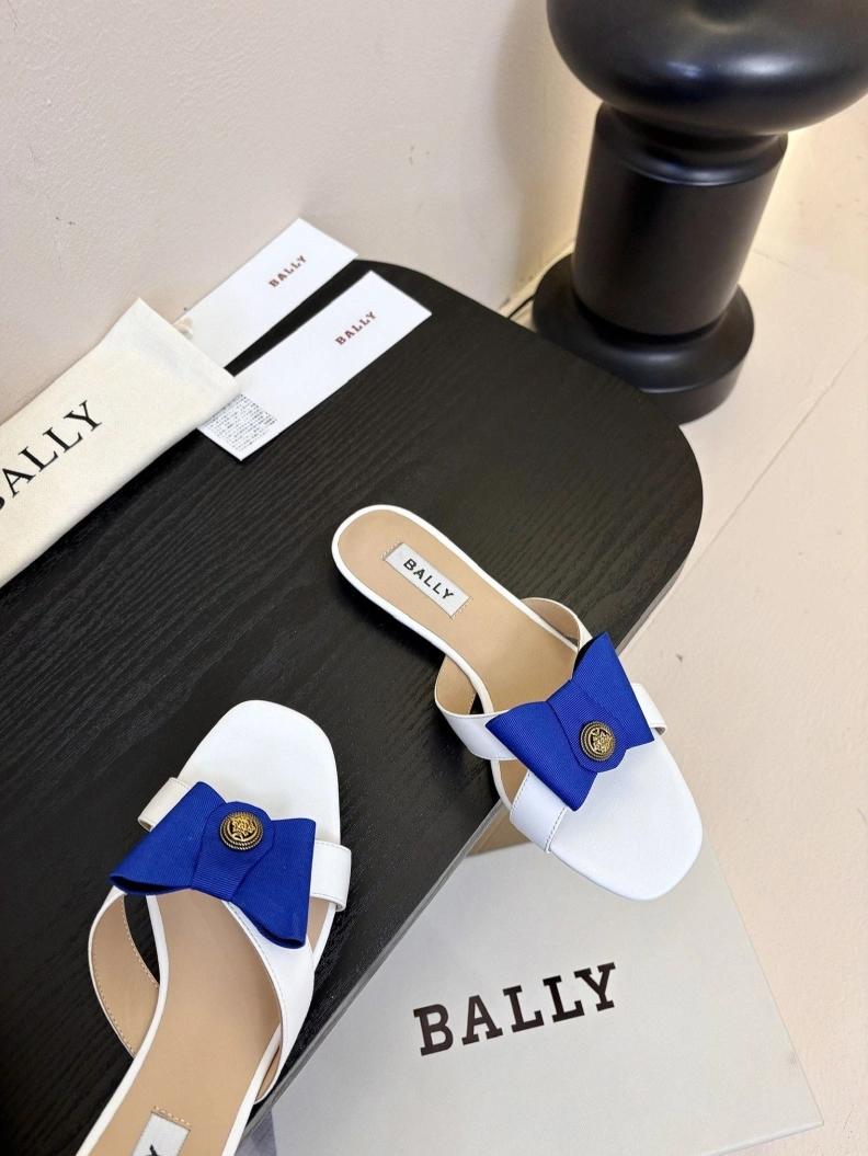 NewStyle Othxr Sandals 208324