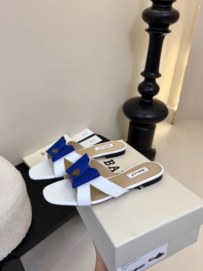 NewStyle Othxr Sandals 208324