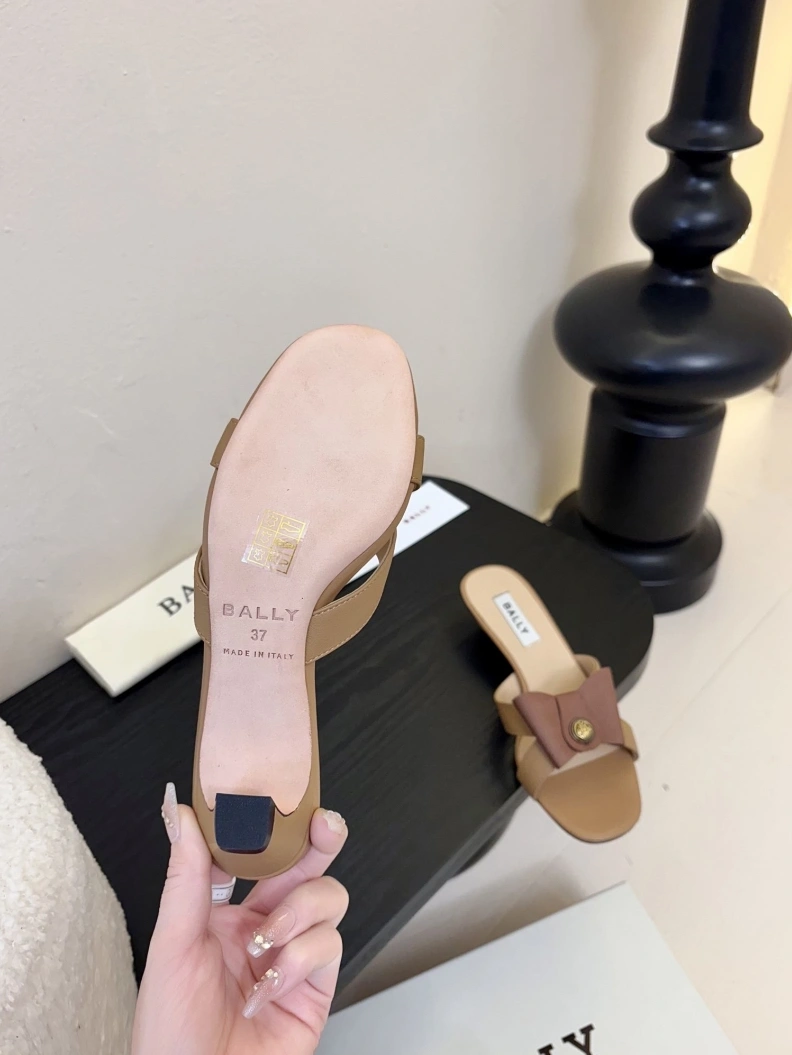Fashionable Othxr Sandals 208320