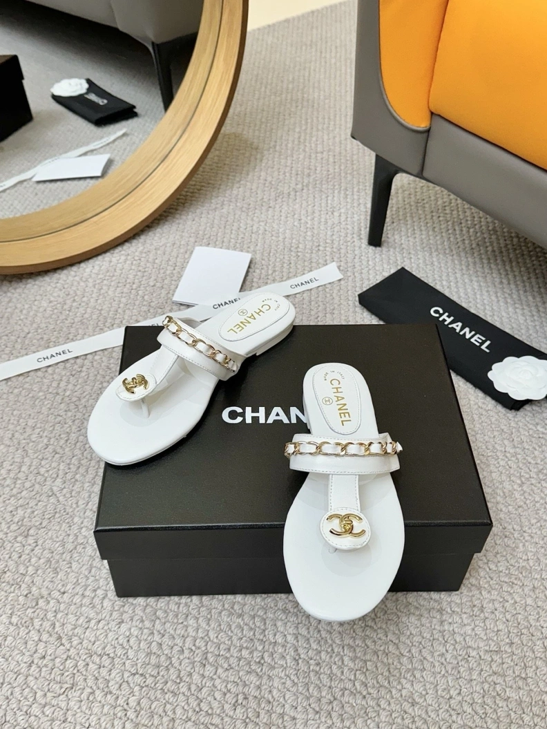 Classic Chxnxl Slippers 116986