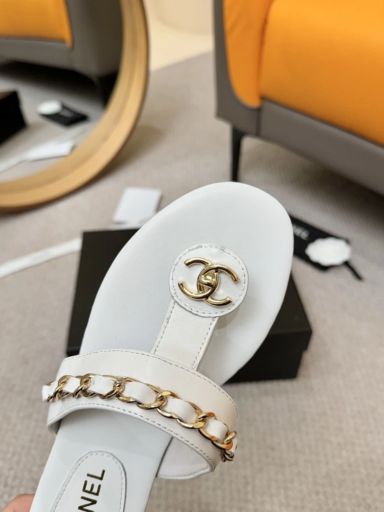Classic Chxnxl Slippers 116986