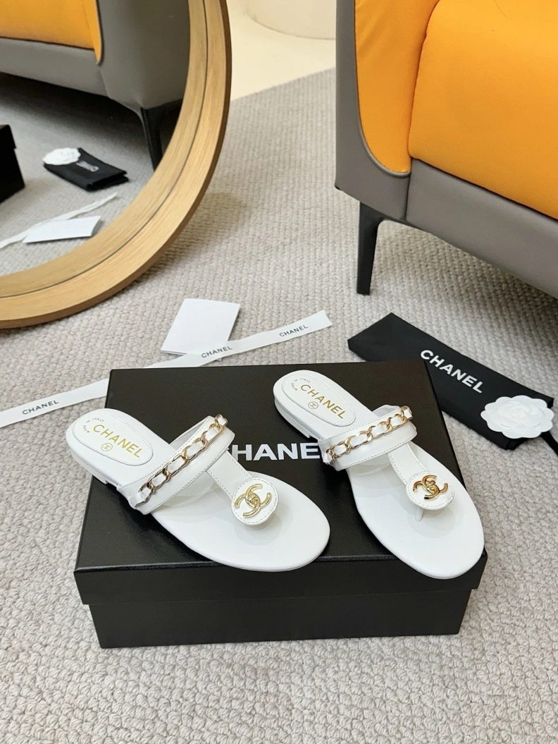 Classic Chxnxl Slippers 116986