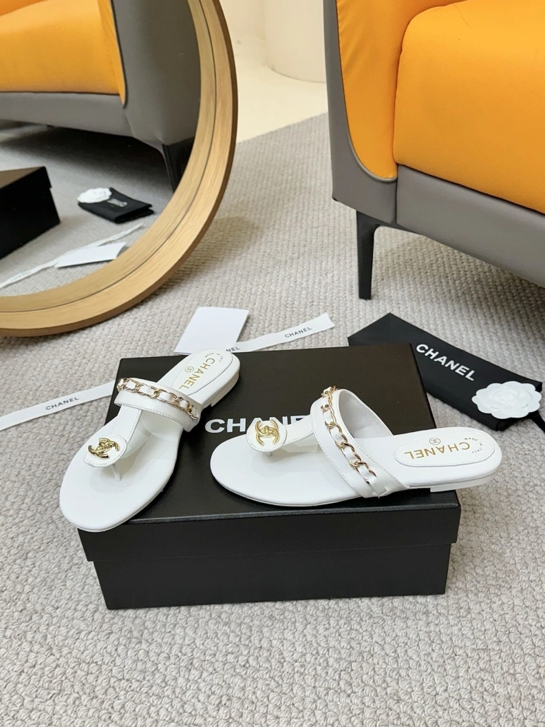 Classic Chxnxl Slippers 116986