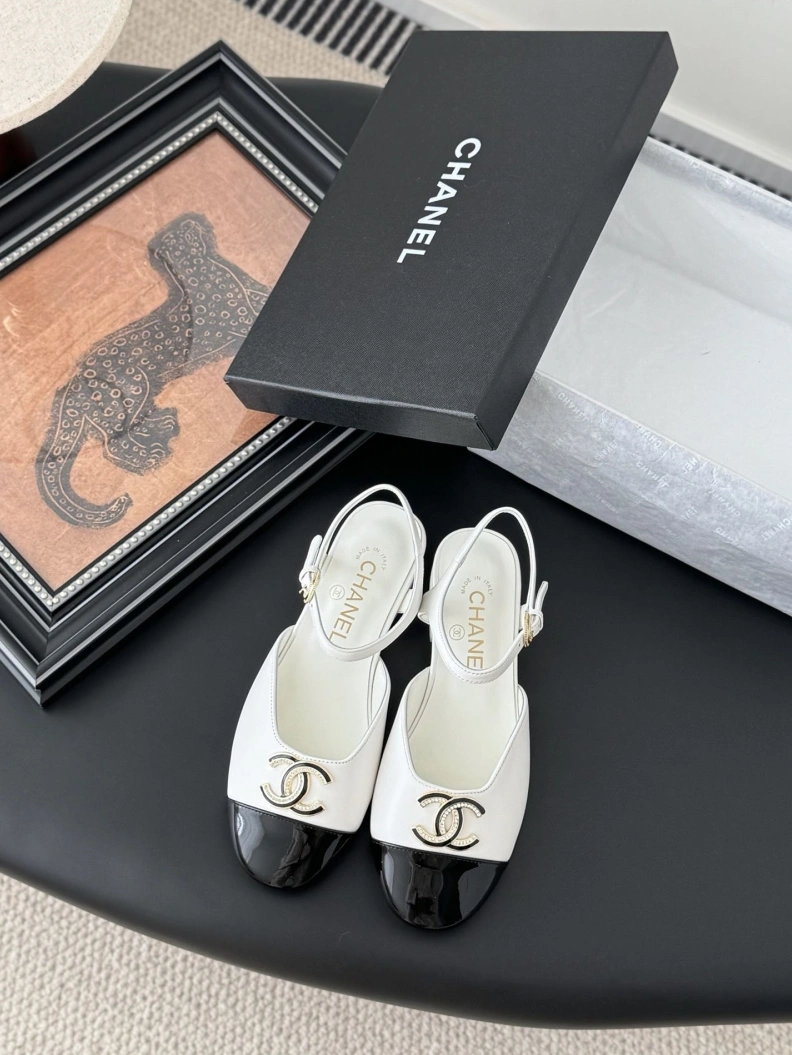 ModernLook Chxnxl Sandals 117262