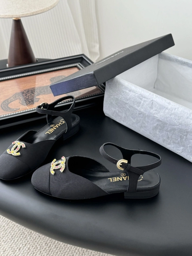 Lightweight Chxnxl Sandals 117256