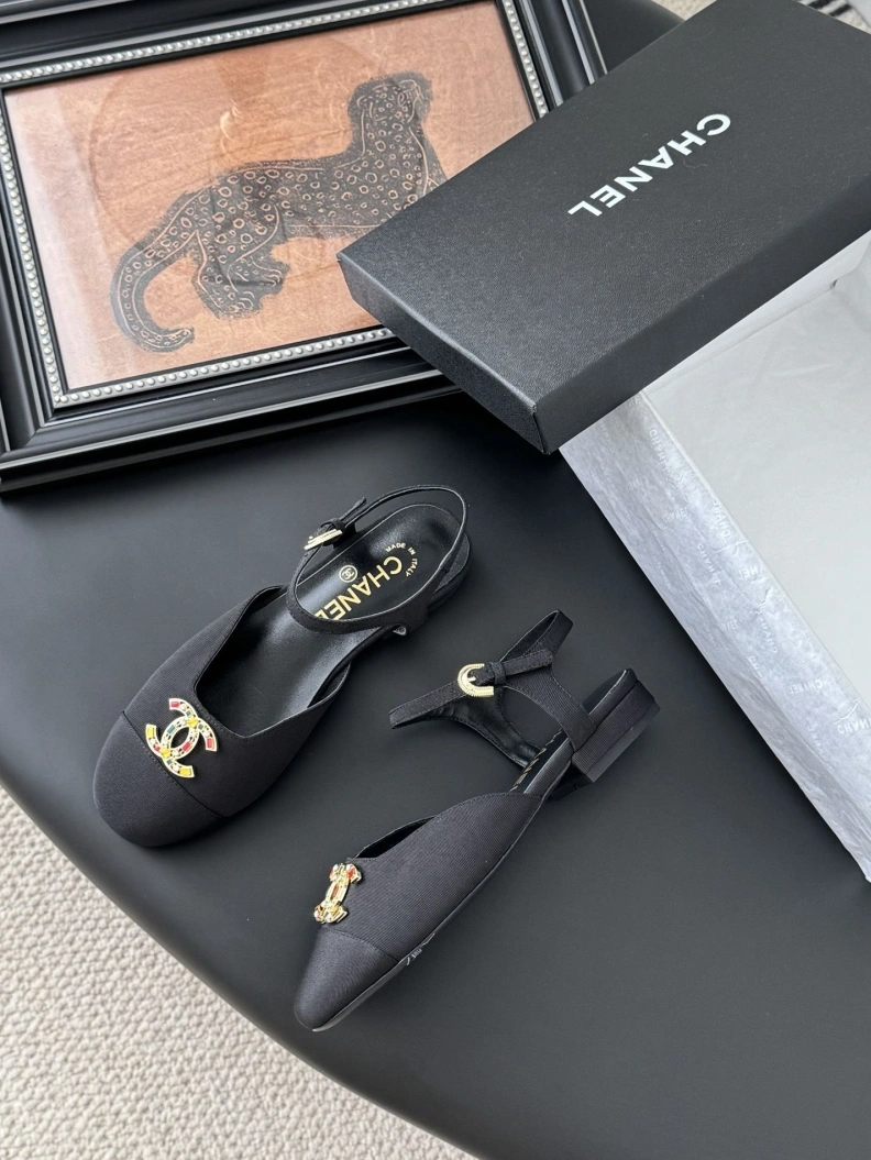 Lightweight Chxnxl Sandals 117256