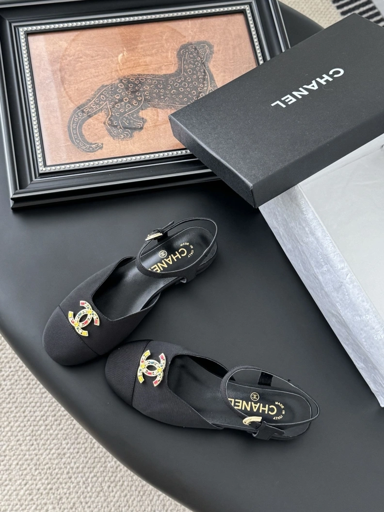 Lightweight Chxnxl Sandals 117256