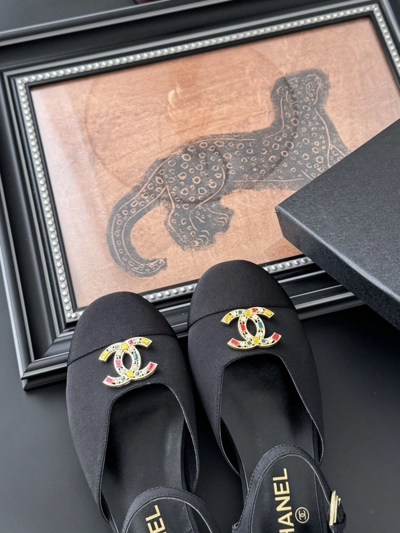 Lightweight Chxnxl Sandals 117256