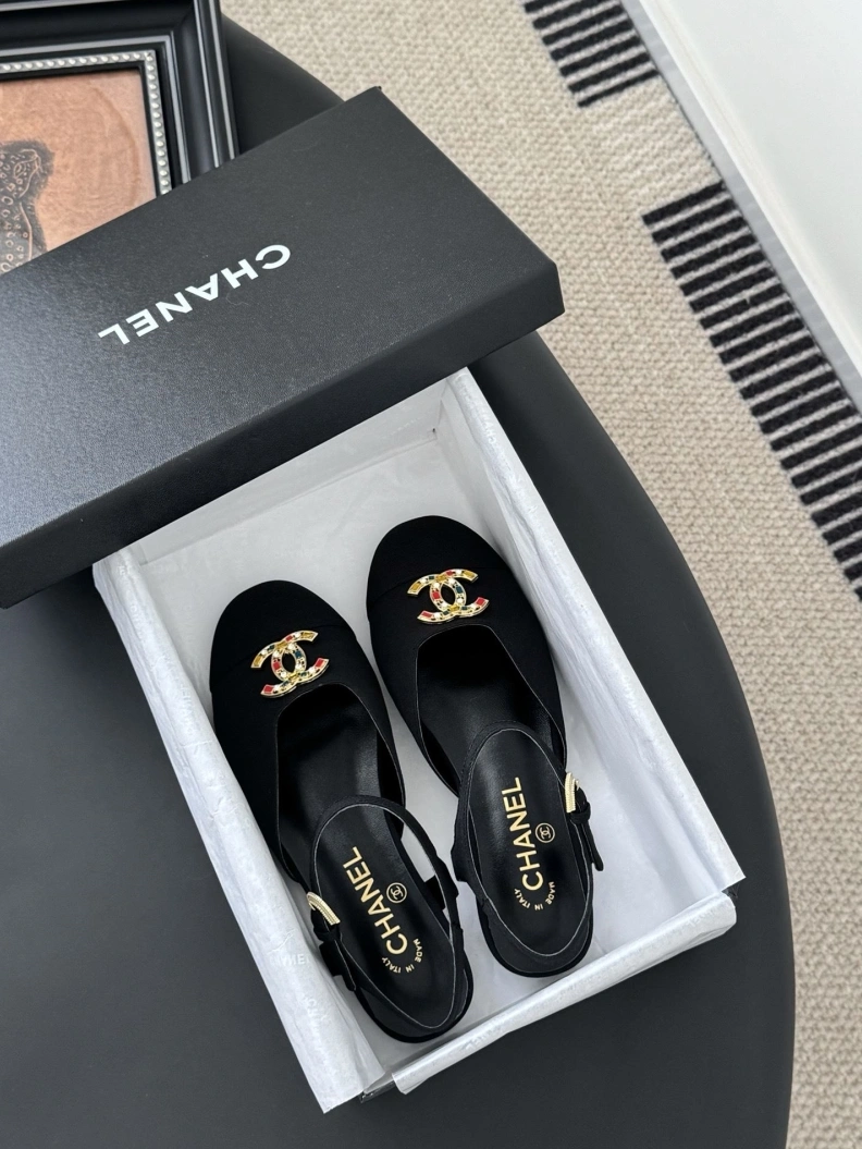 Lightweight Chxnxl Sandals 117256