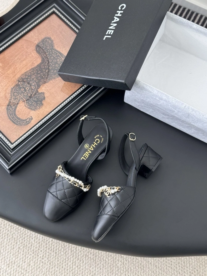 Elegant Chxnxl Sandals 117252