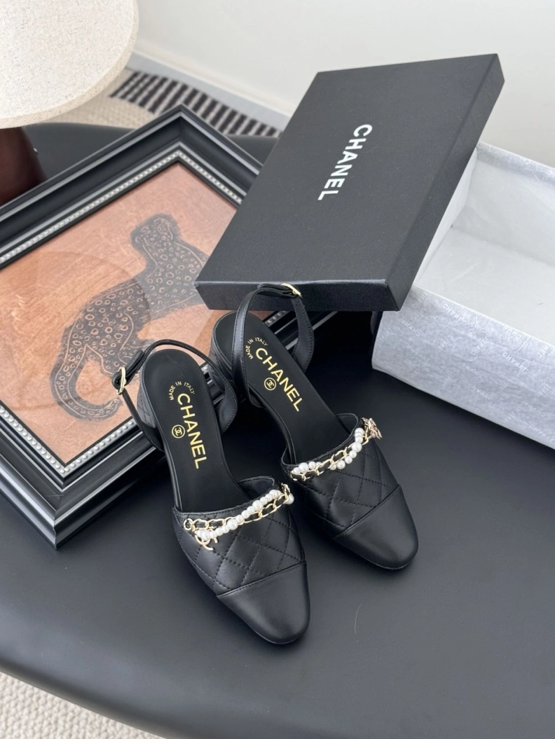Elegant Chxnxl Sandals 117252