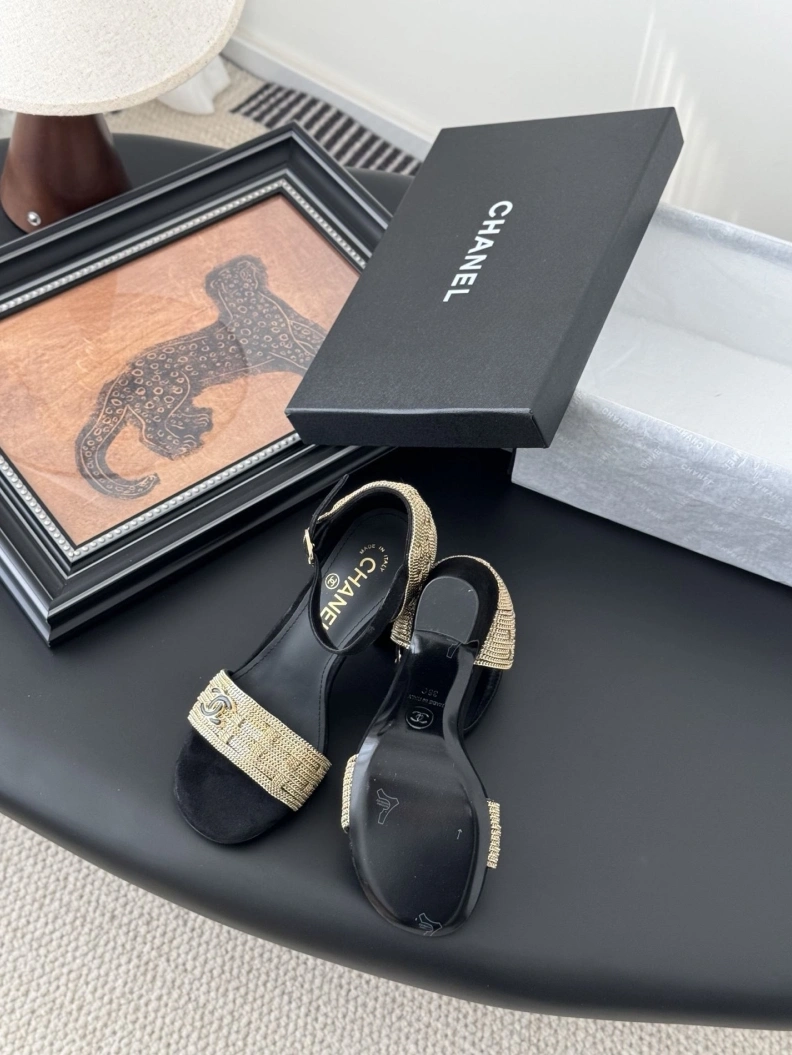 EyeCatching Chxnxl Sandals 117241