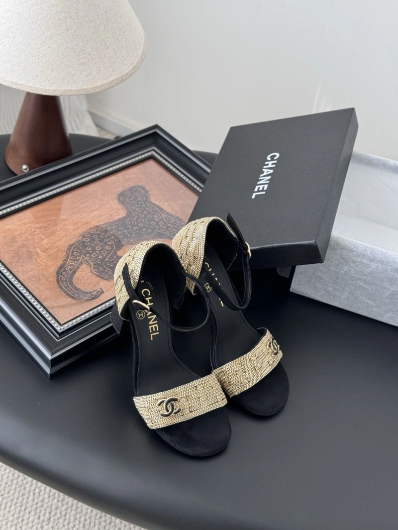EyeCatching Chxnxl Sandals 117241