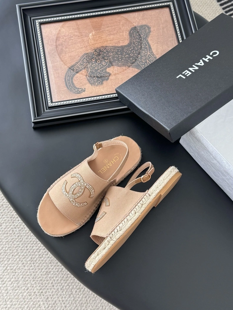 Resilient Chxnxl Sandals 117242