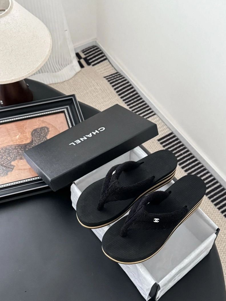 Functional Chxnxl Slippers 116981