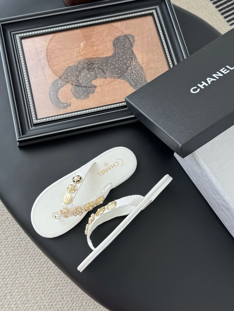 Bold Chxnxl Slippers 116969