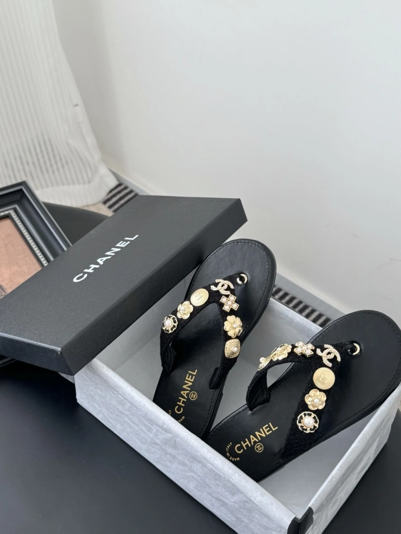 Classic Chxnxl Slippers 116968