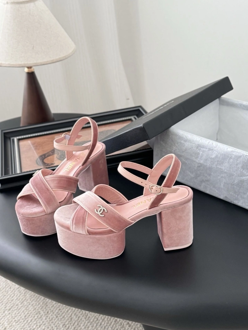 Reliable Chxnxl Sandals 117233