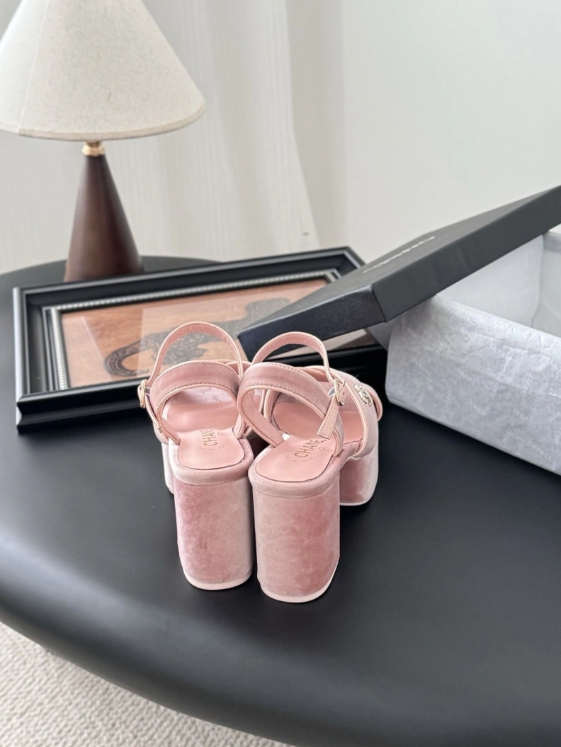 Reliable Chxnxl Sandals 117233