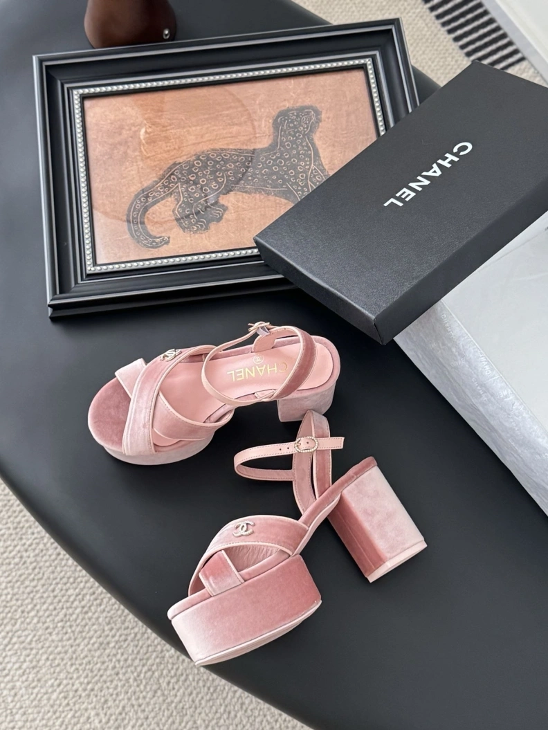 Reliable Chxnxl Sandals 117233