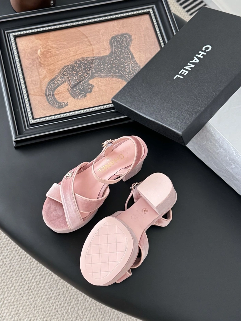 Reliable Chxnxl Sandals 117233