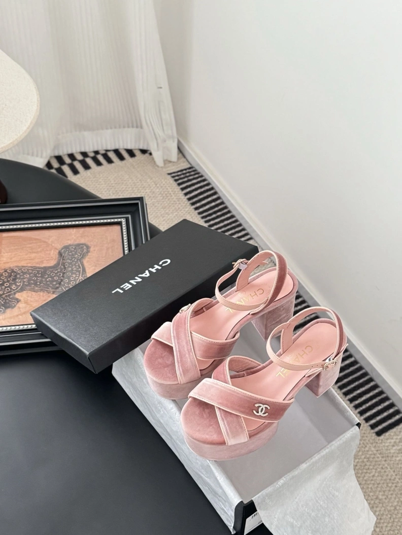 Reliable Chxnxl Sandals 117233