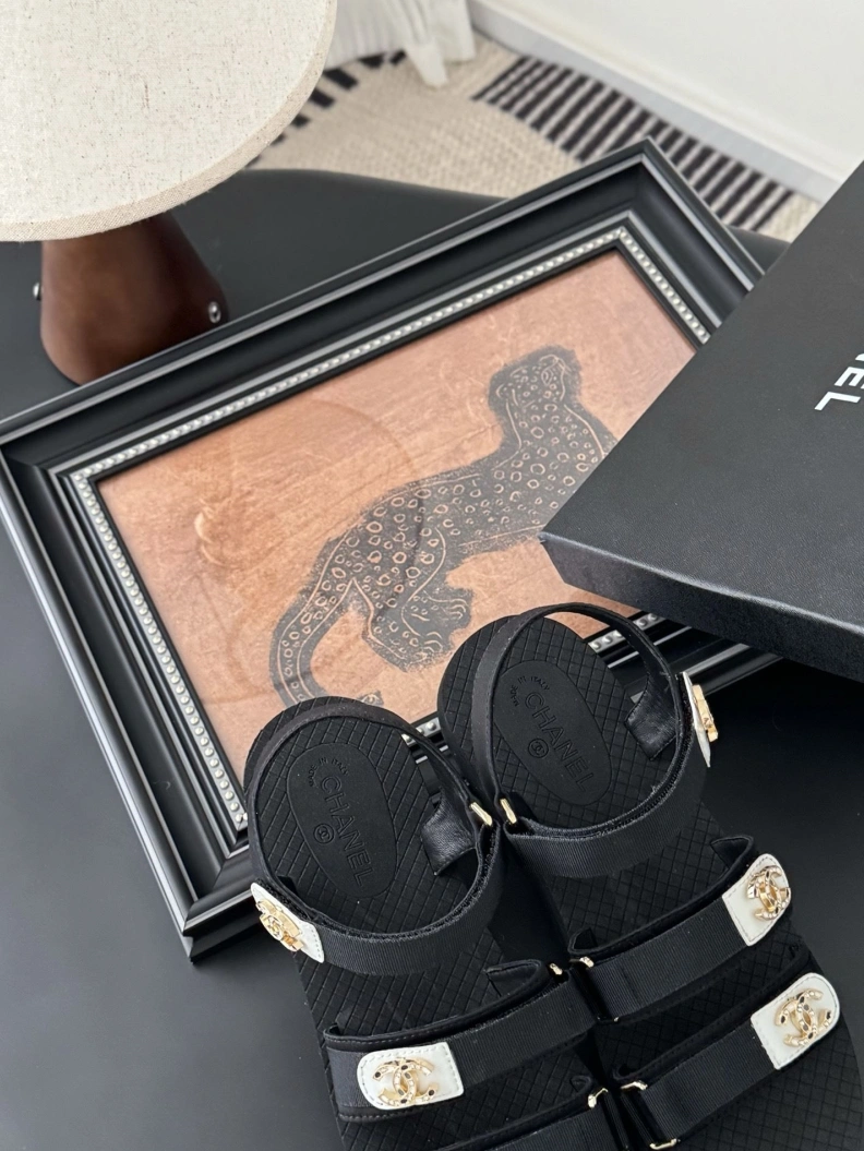 Efficient Chxnxl Sandals 117218