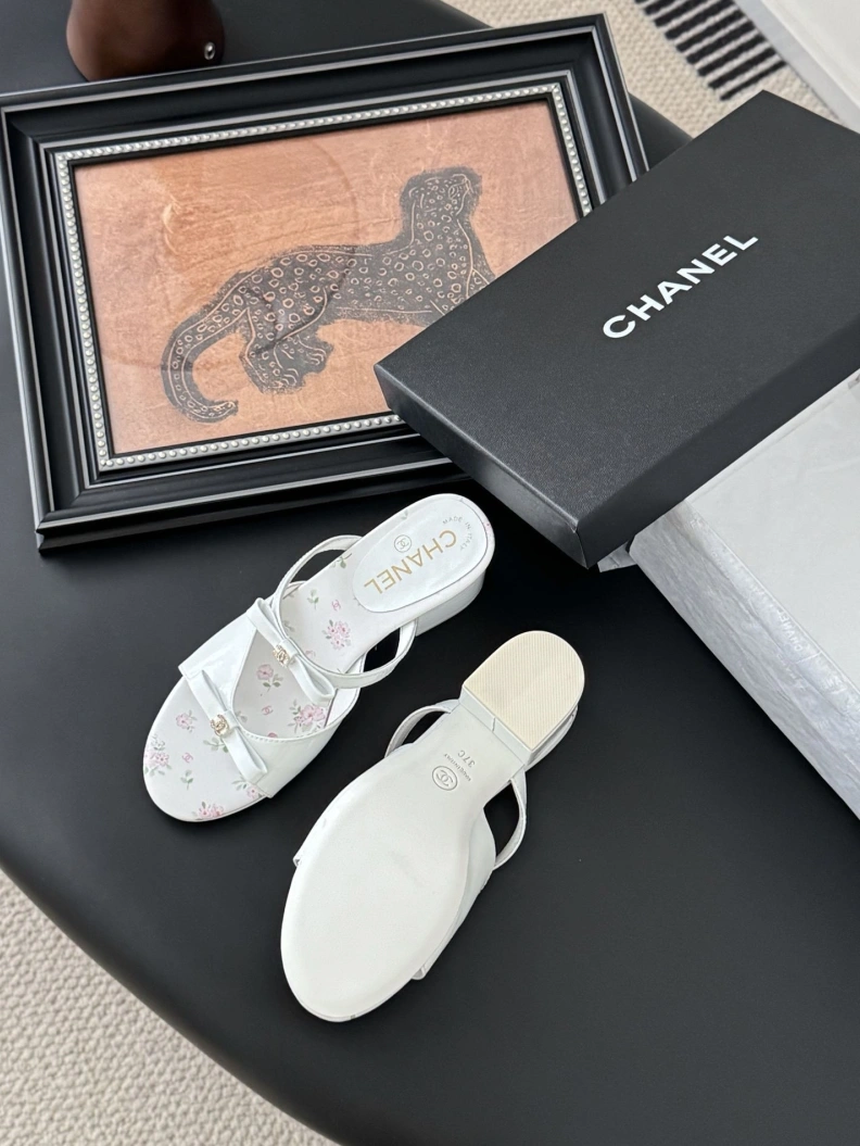 Efficient Chxnxl Sandals 117215