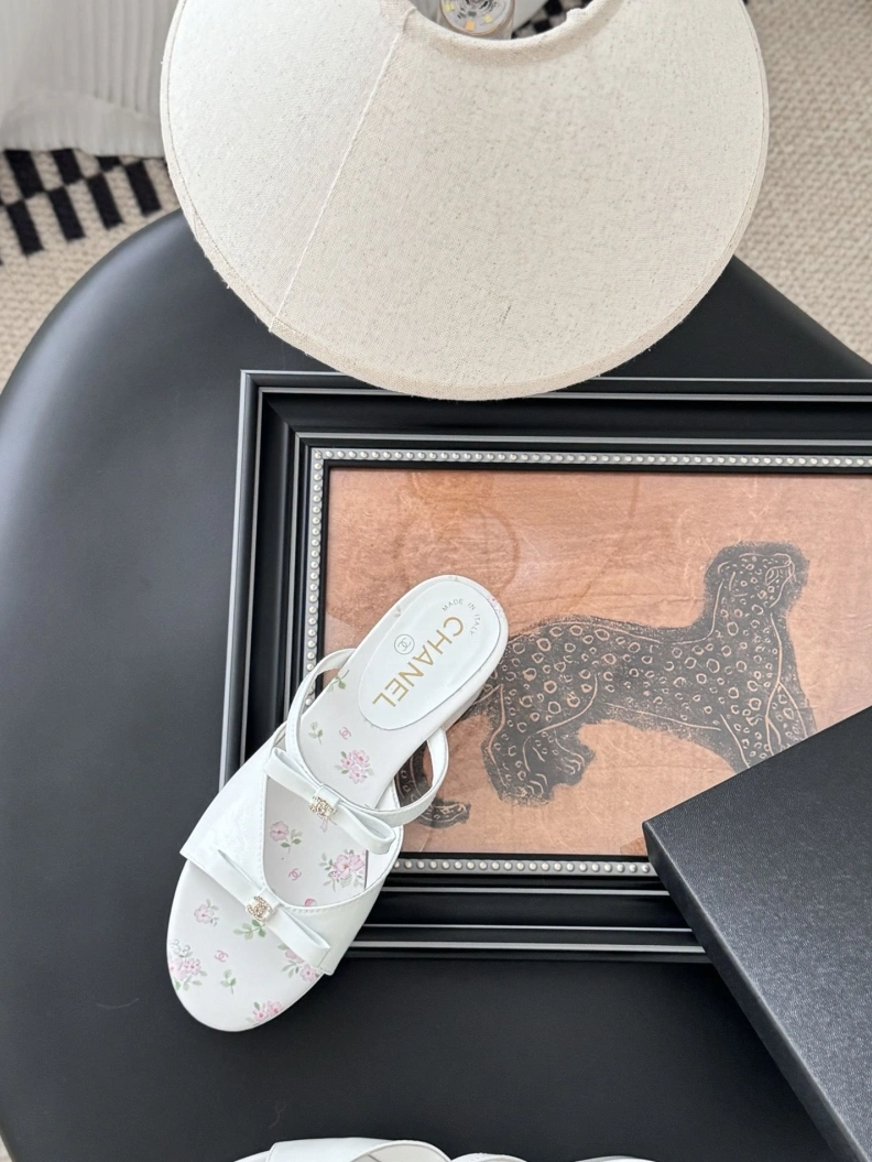 Efficient Chxnxl Sandals 117215