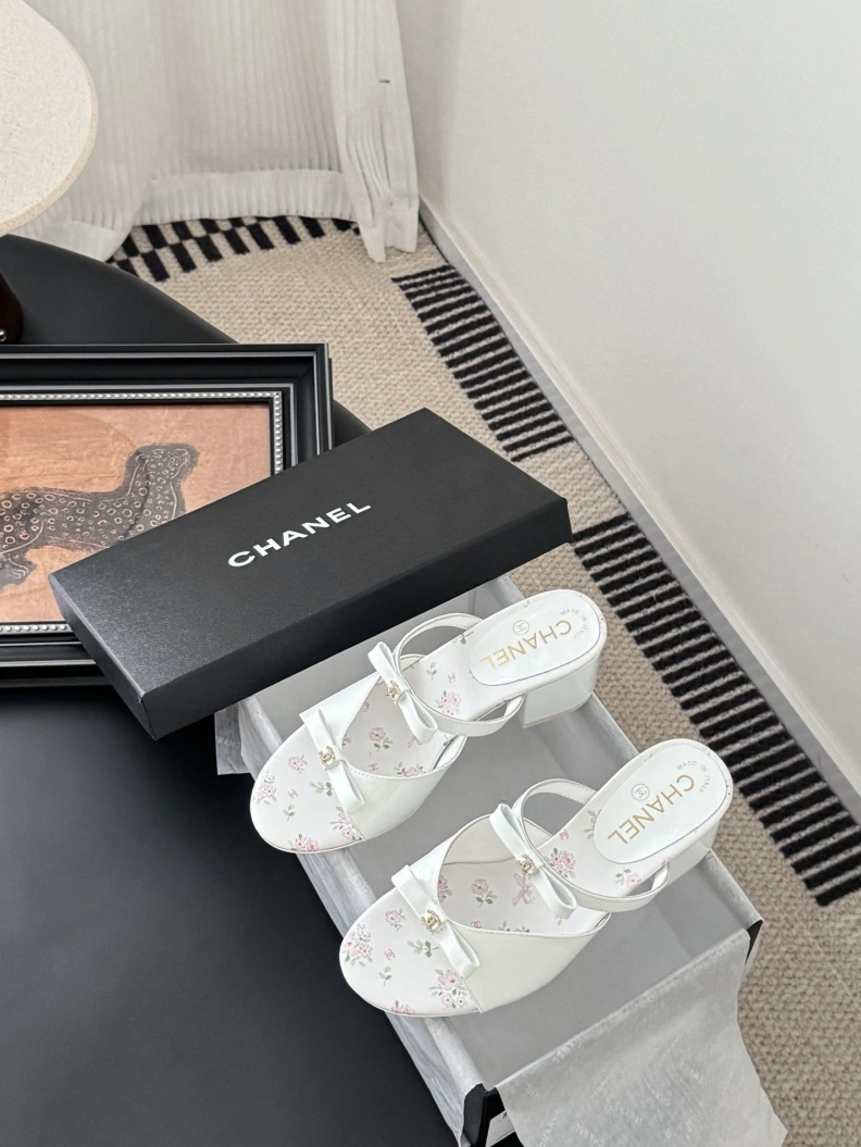 Efficient Chxnxl Sandals 117215