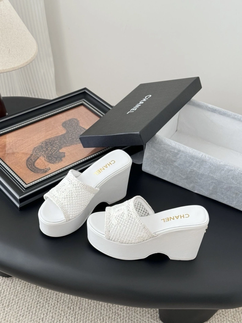 Bold Chxnxl Sandals 117201