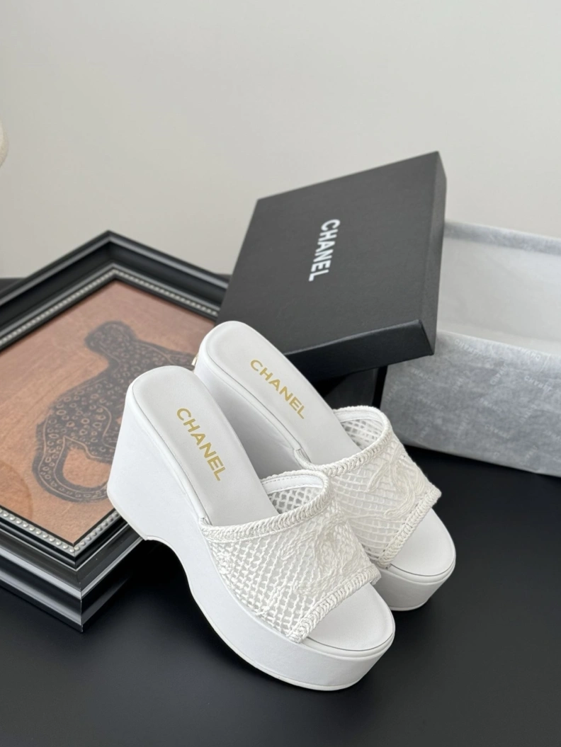 Bold Chxnxl Sandals 117201